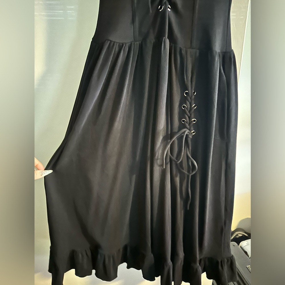 Dollhouse Midi Dress - Picture 5 of 7